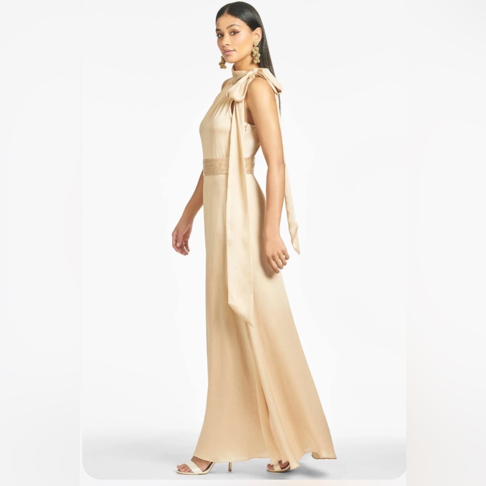 SACHIN & BABI Kayla Gown Tie Neck Crinkle Maxi Dress Champagne 8 MSRP $300